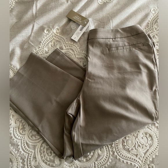 NWT Chico’s Fabulously Slimming Women’s Capri Pants Size 2 (12) - Picture 2 of 5